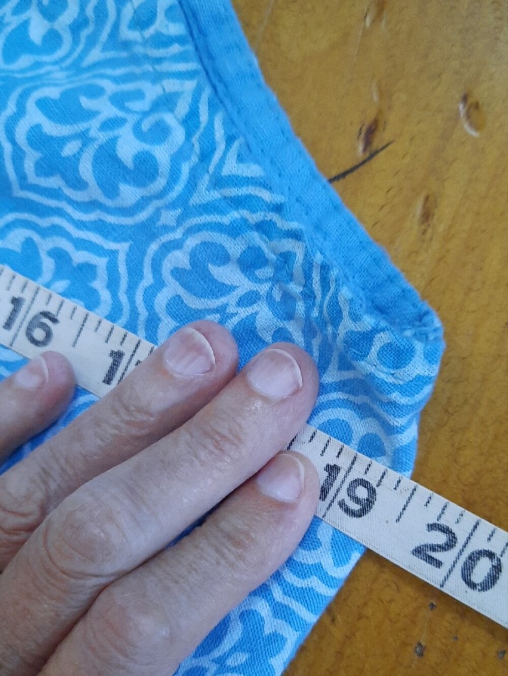 Blue Patterned V-Neck Sleeveless Top - Picture 4 of 5